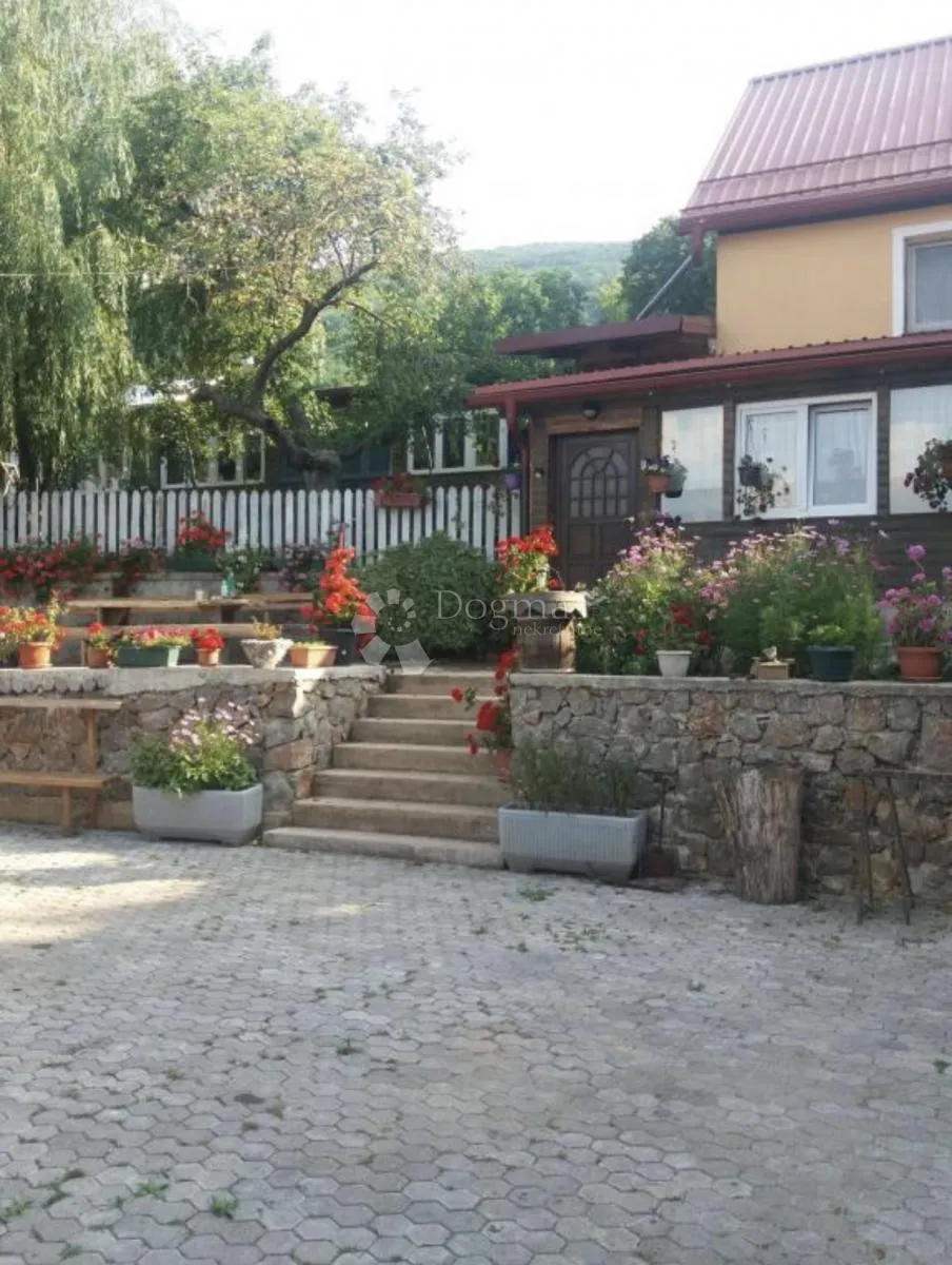 gospodarsko imanje u okolici otočca - slika 2