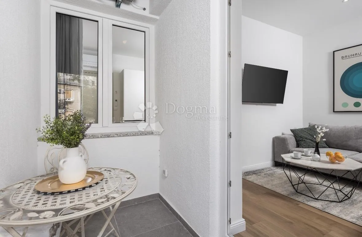 rijeka, centar, 156 m2. divota od 3 stambene jedinice! - slika 32