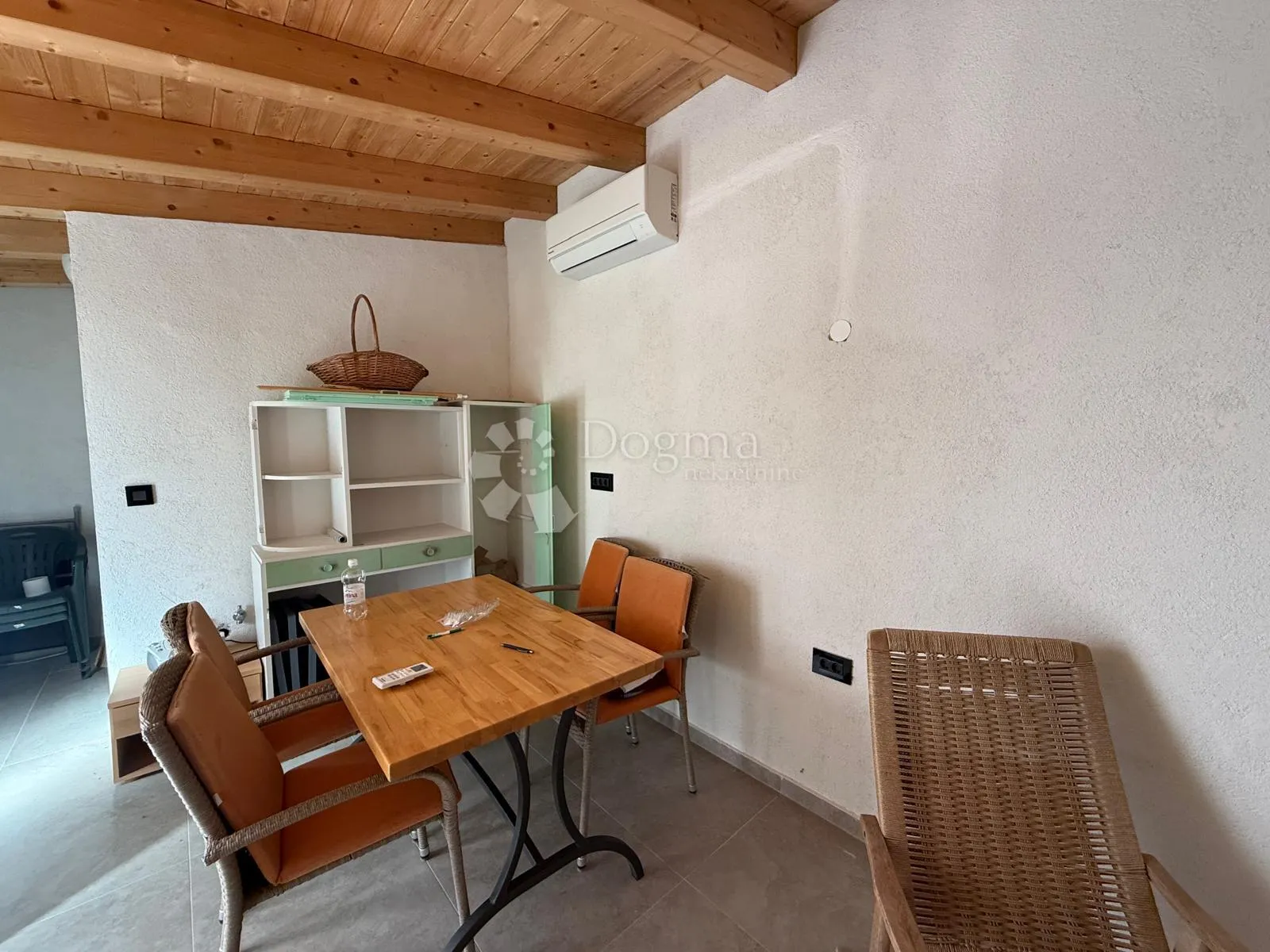 kamena vila s infinity bazenom, konobom i panoramskim pogledom na prirodu - slika 34
