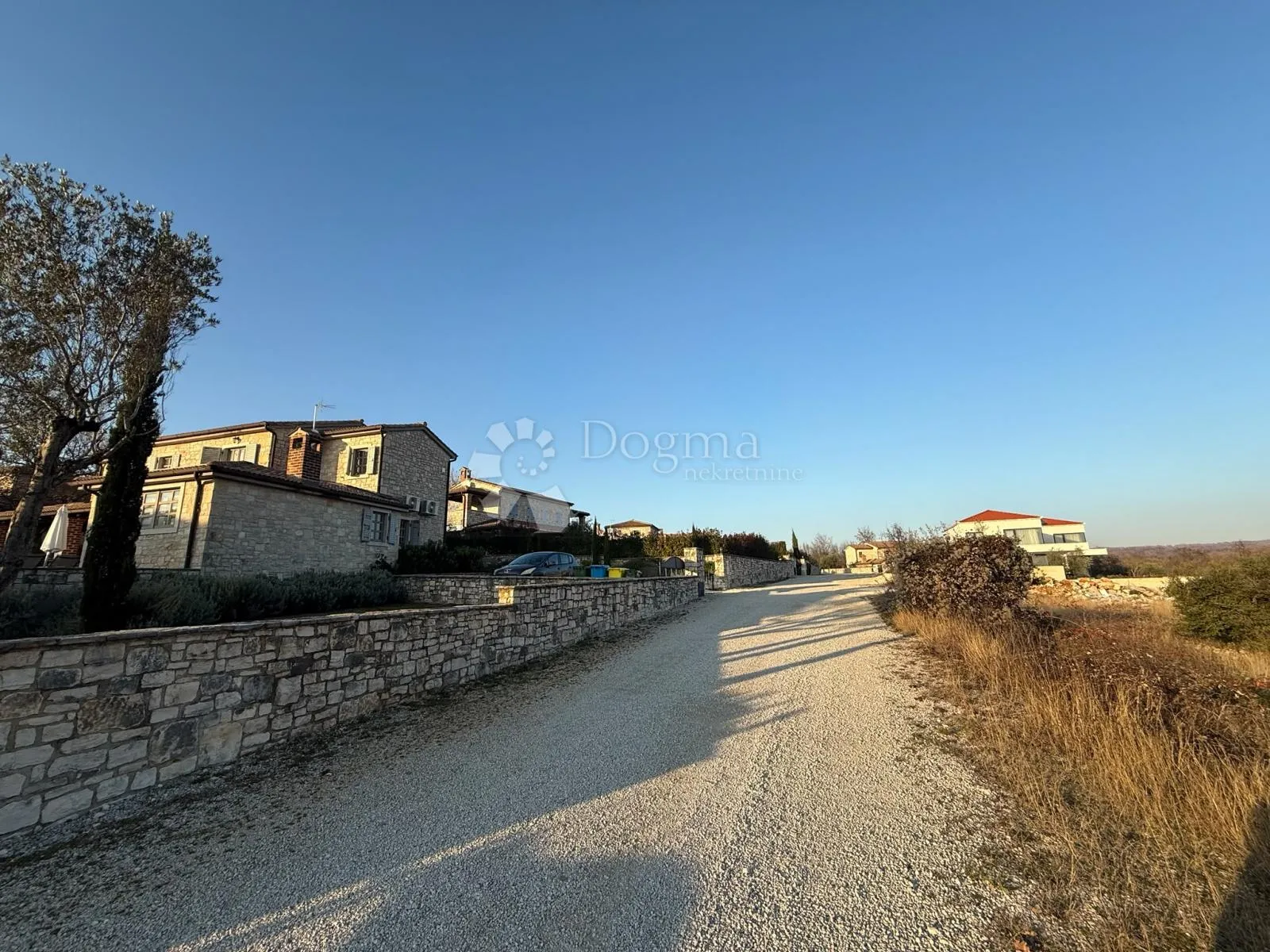 sveti lovreč, građevinsko zemljište 1.520m2-prilika - slika 1