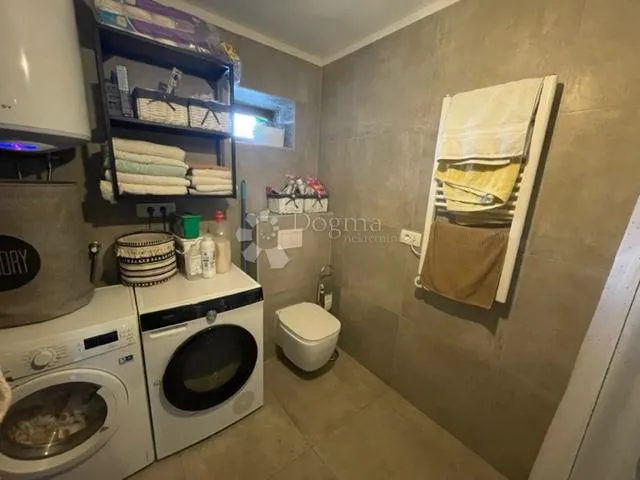 labin okolica,kamena kuća sa dvije stambene jedinice - slika 17