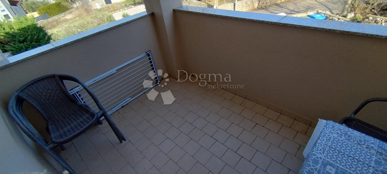 2 apartmana okolica grada krka - slika 18