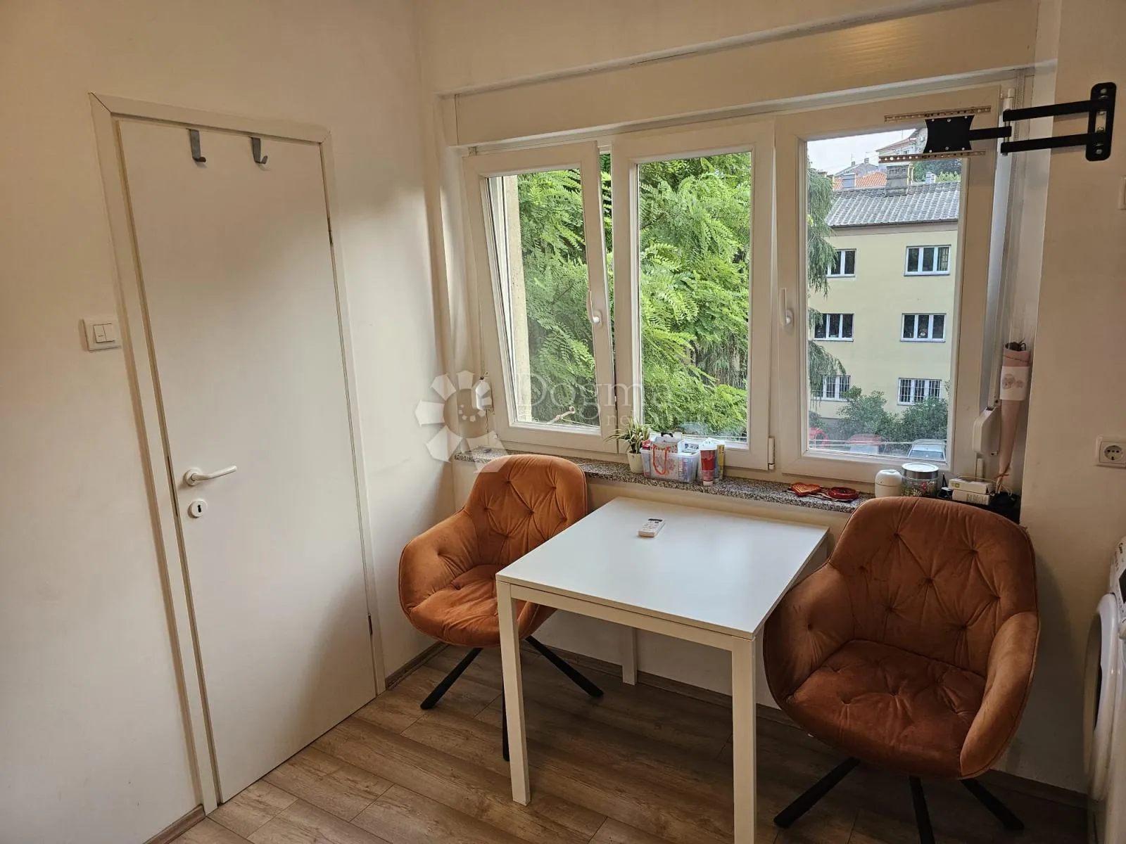 2 stambene jedinice, odlična investicija! - slika 10
