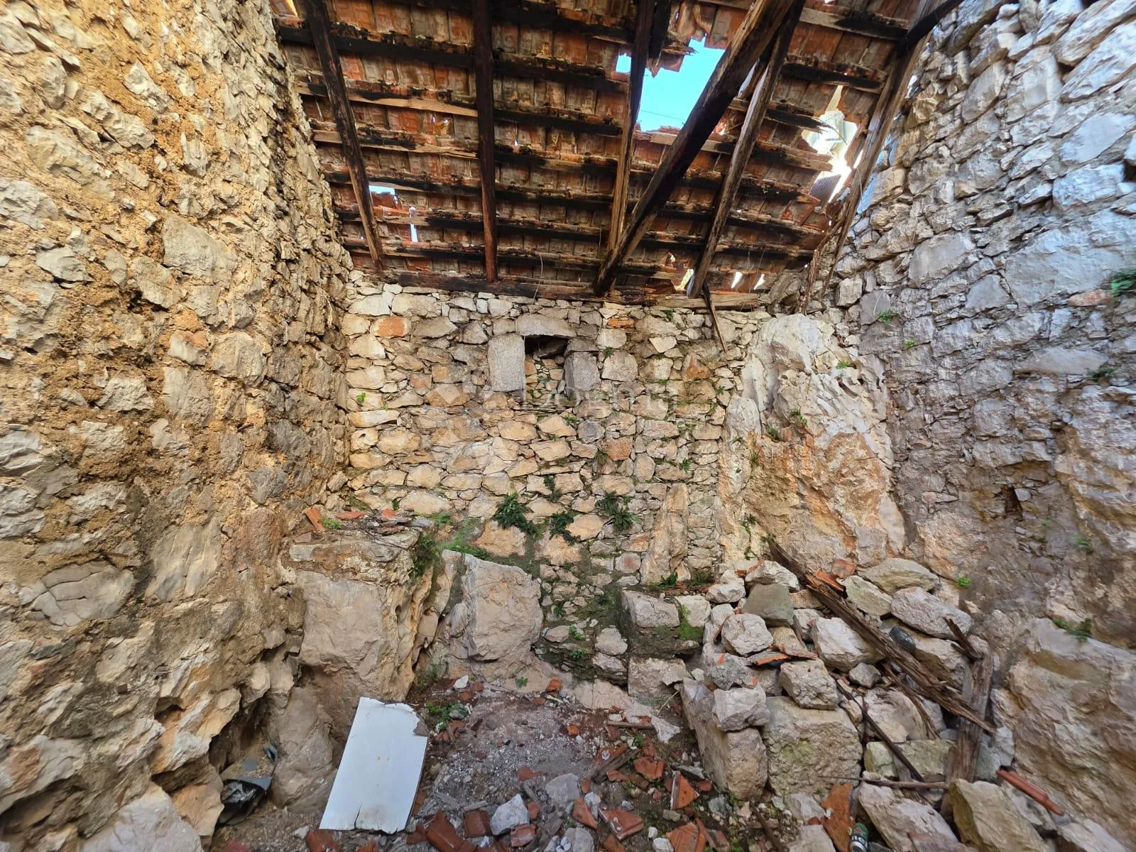 šibenik- 2 kuće u centru grada ! izvrsna prilika - slika 36