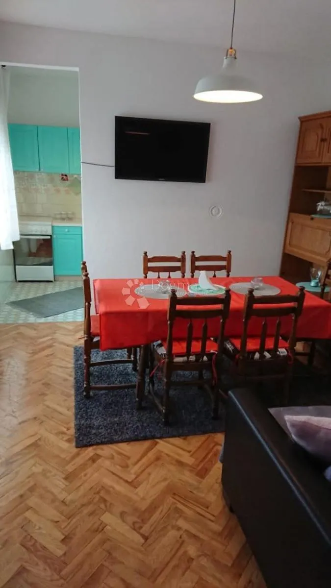 kuća s lokalom i pomoćni objekt mirna lokacija - slika 4