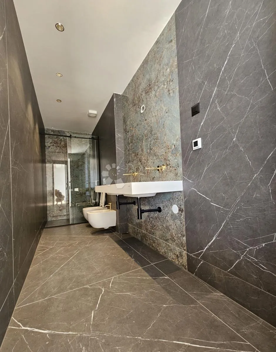 penthouse sa vlastitim bazenom - slika 26