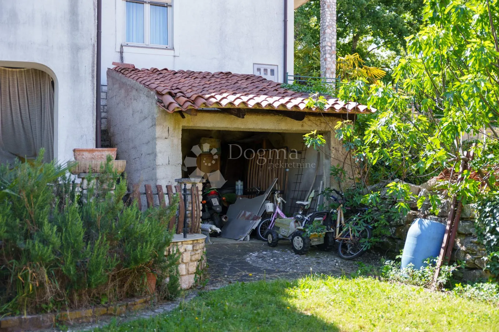 kuća sa 4 apartmana blizu mora - slika 16