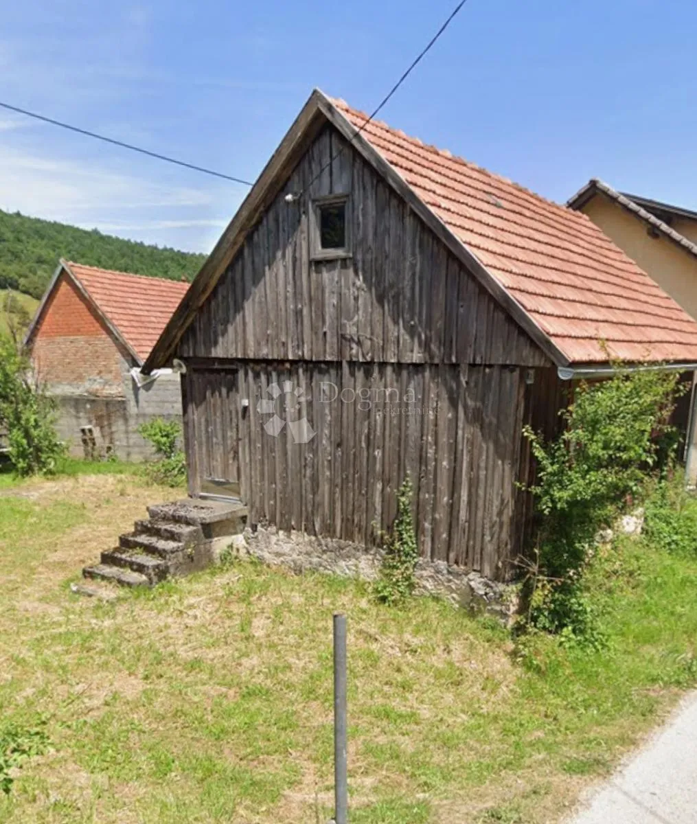 drvena starina na parceli od 600 m2 u ogulinu - slika 2