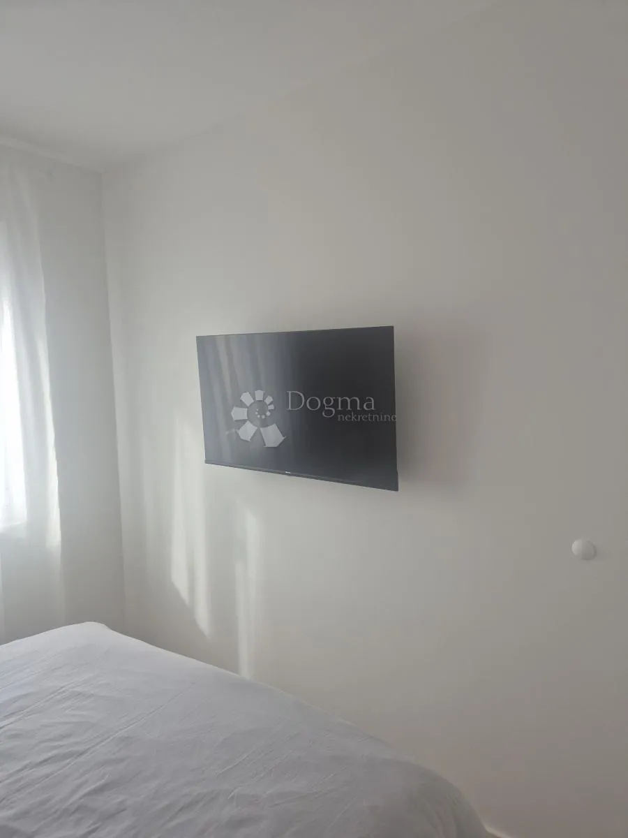brodarica - dvosoban namješten stan sa pogledom na more - slika 9