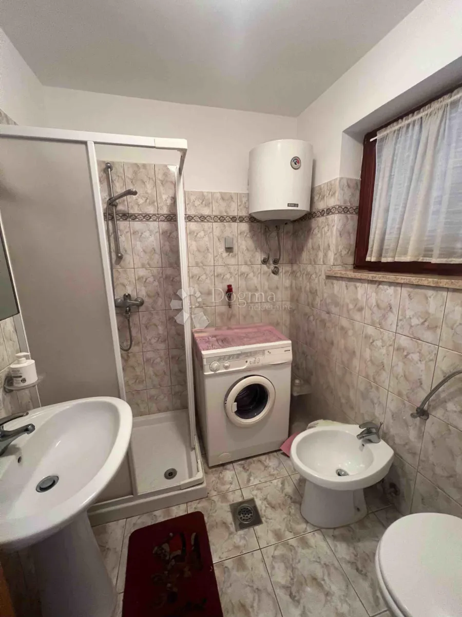 duplex -dvije kuće sa ljetnom kuhinjom i garažom - slika 11