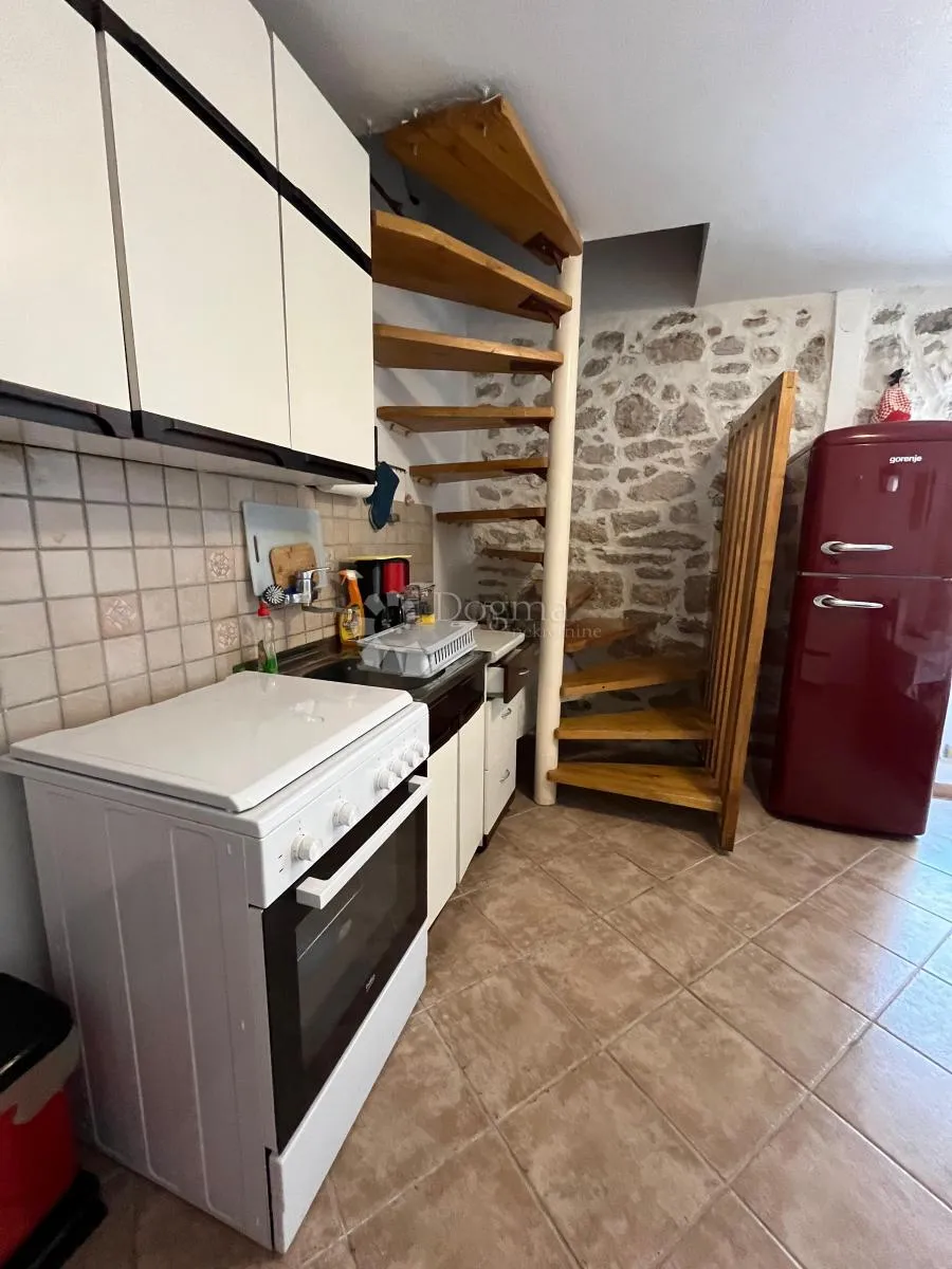 šarmantna kamena kuća na murteru - slika 10