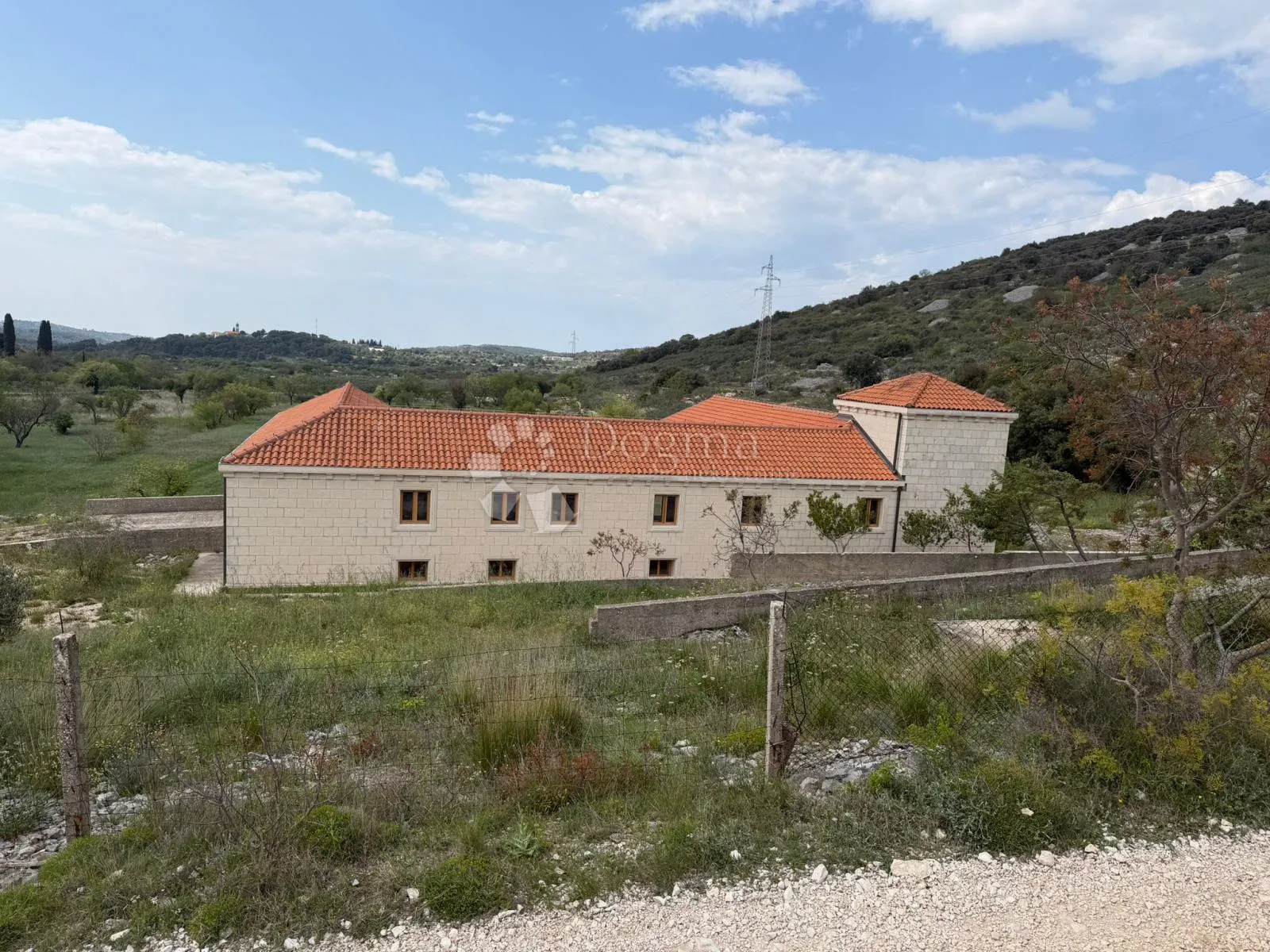 mediteranska oaza privatnosti – kamena rezidencija na braču - slika 35