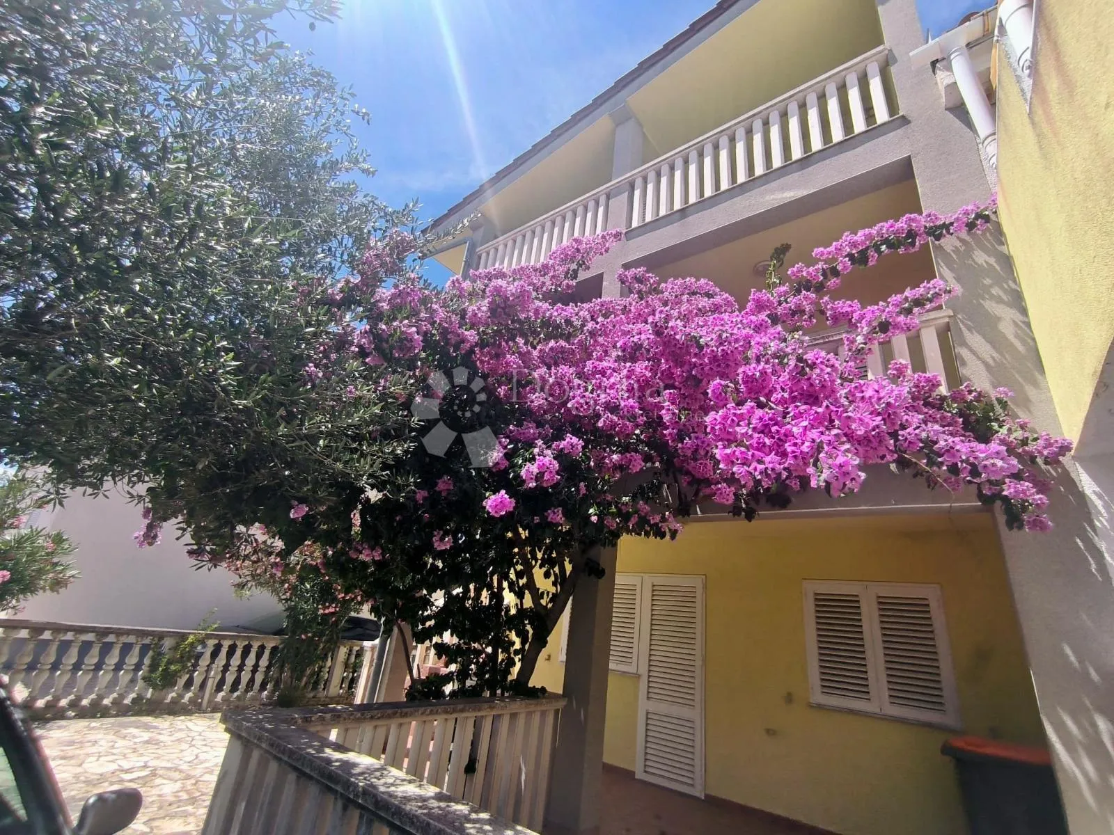 kuća sa tri apartmana, privlaka - slika 3