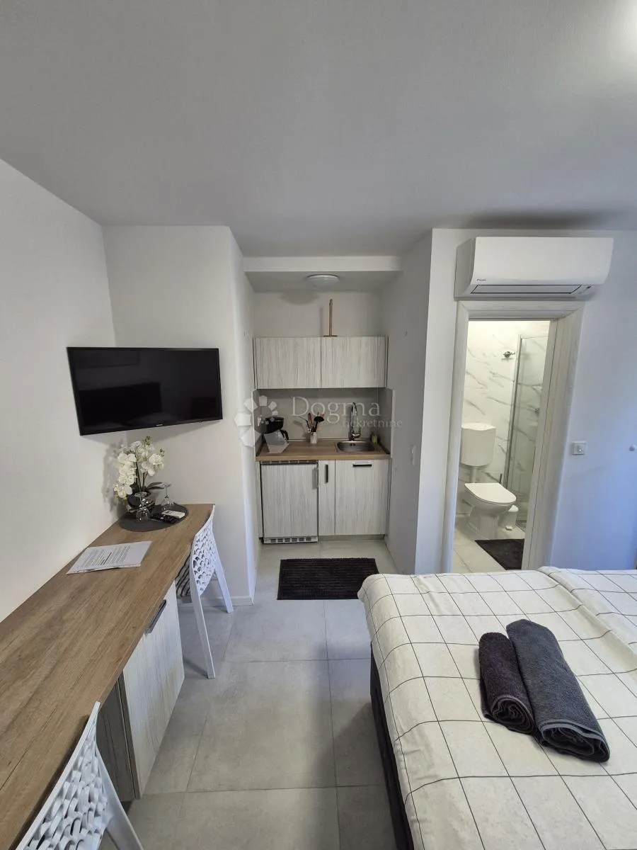 višestanbena kuća s 11 apartmana - slika 15