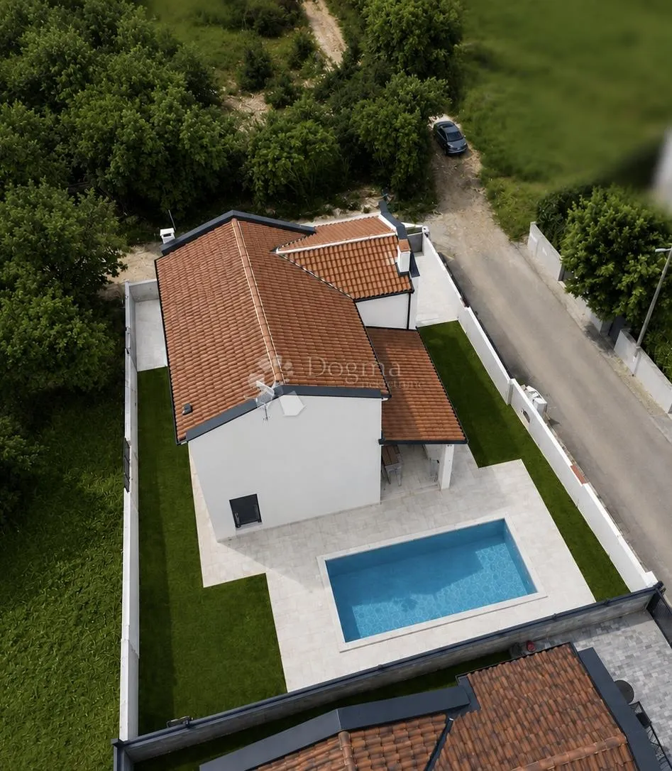 kuća s bazenom u marčani – 175 m², mirna lokacija - slika 3