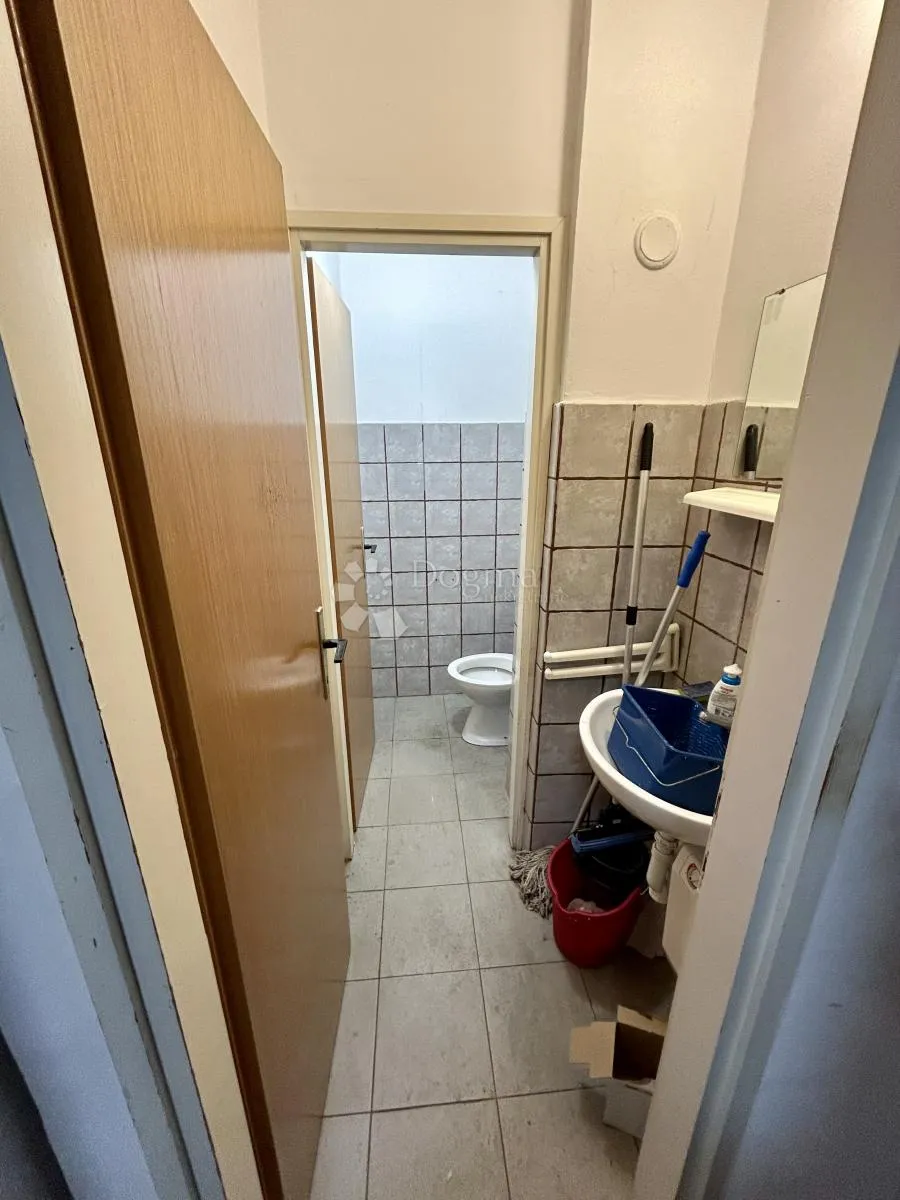 prostor za vaš posao na odličnoj lokaciji - slika 10
