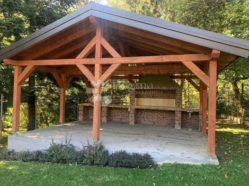 villa s bazenom na pantovčaku - slika 5