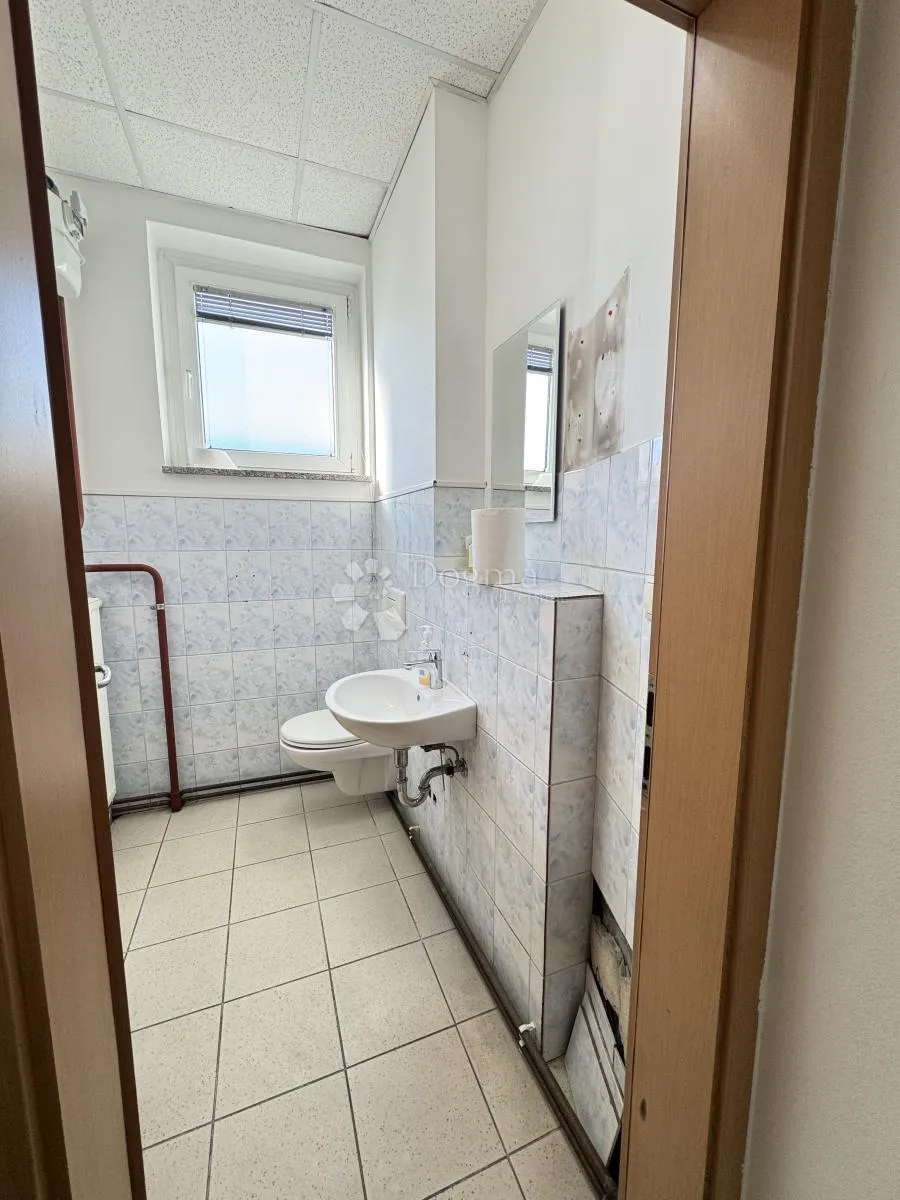 prilika - 300 m2 ili 150 m2 - po potrebi - slika 14