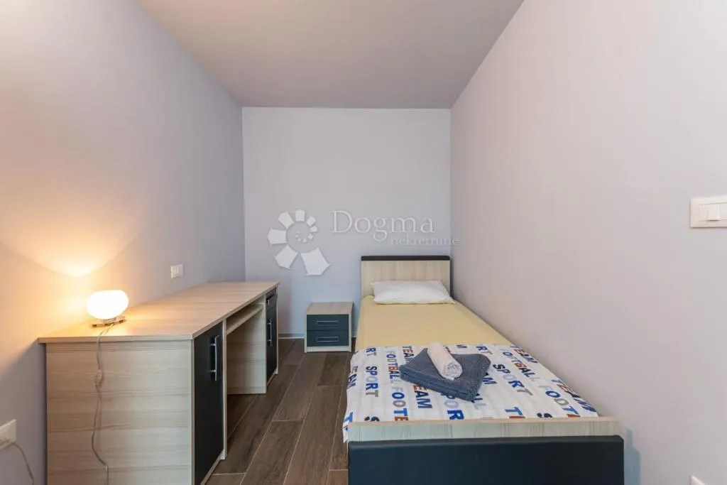penthouse 200 metara od mora s pogledom - slika 12