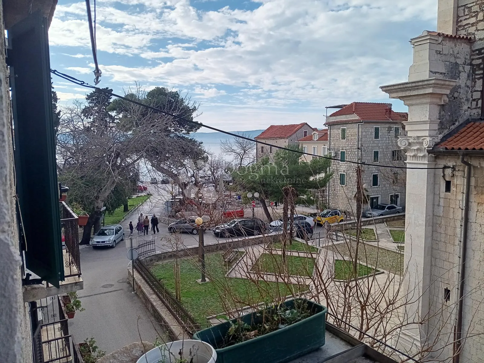 kuća za adaptaciju kaštel lukšić - slika 20