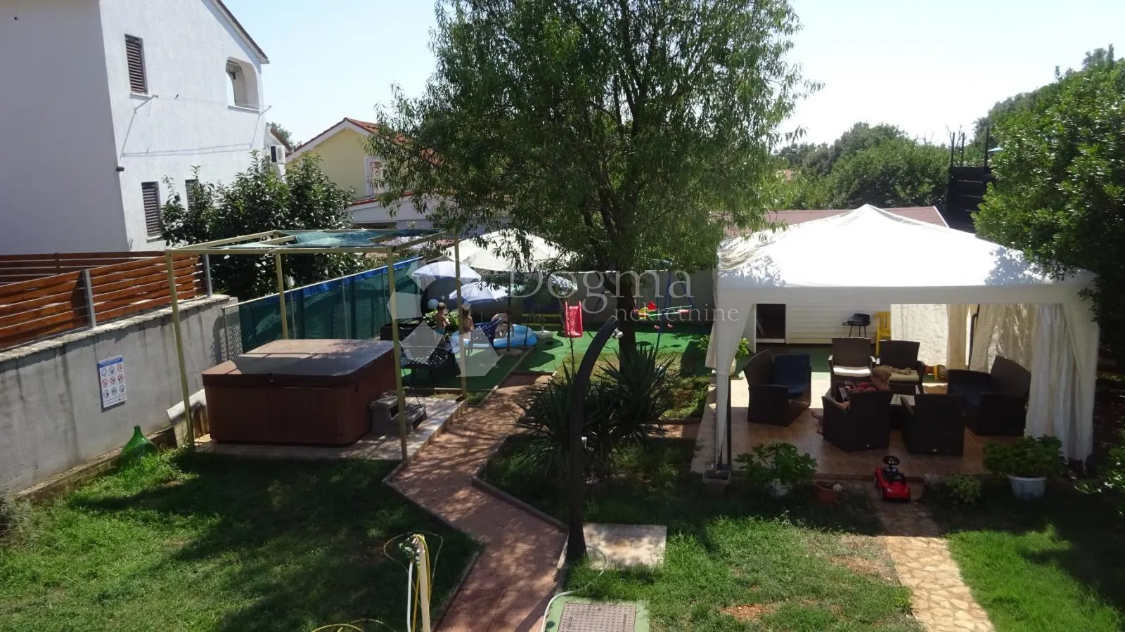 ekskluzivno luksuzna kuća s antikvitetnim šarmom - slika 52