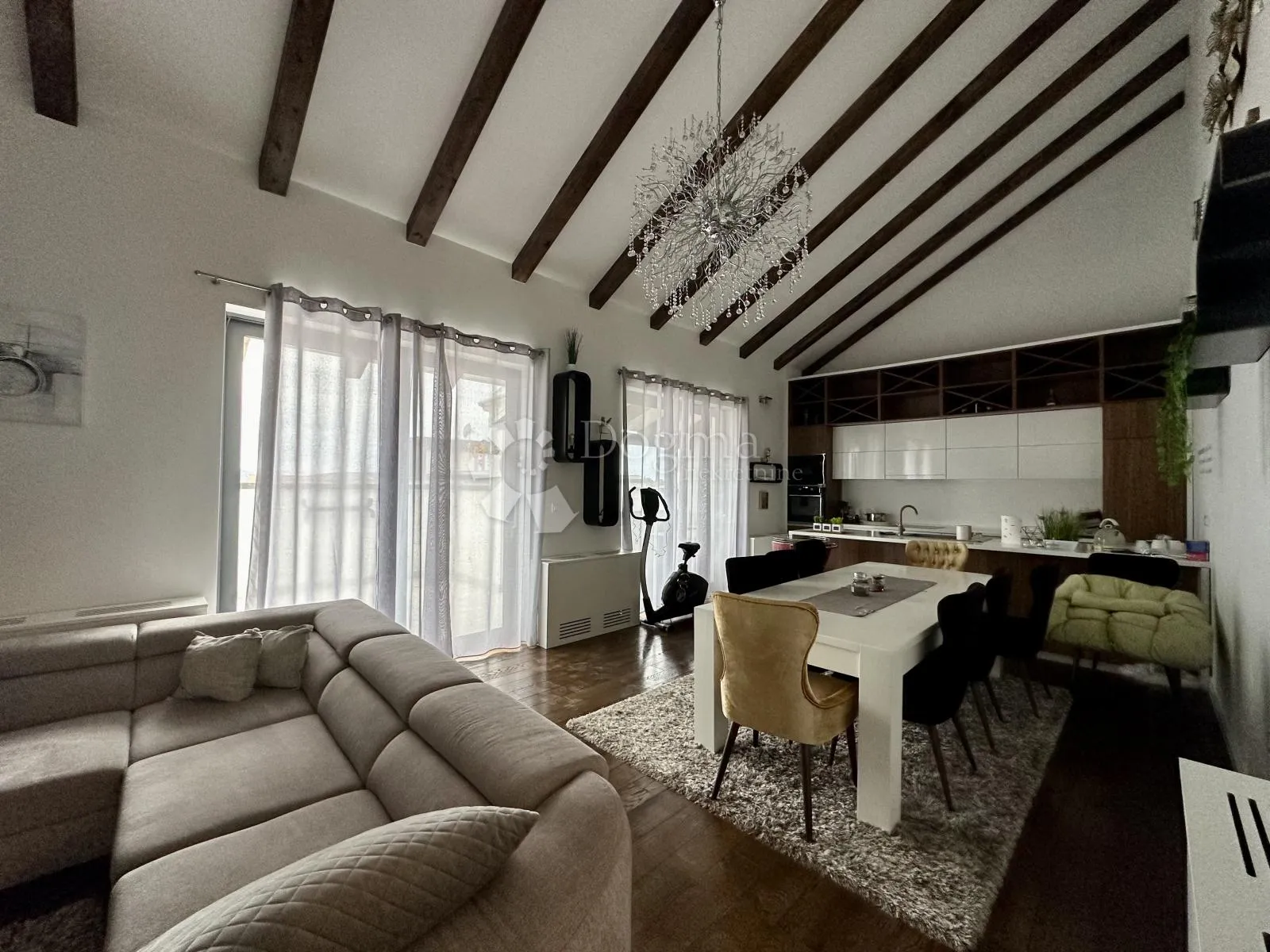 penthouse 140m2 kompletno namješten prilika!! 300m od mora - slika 6