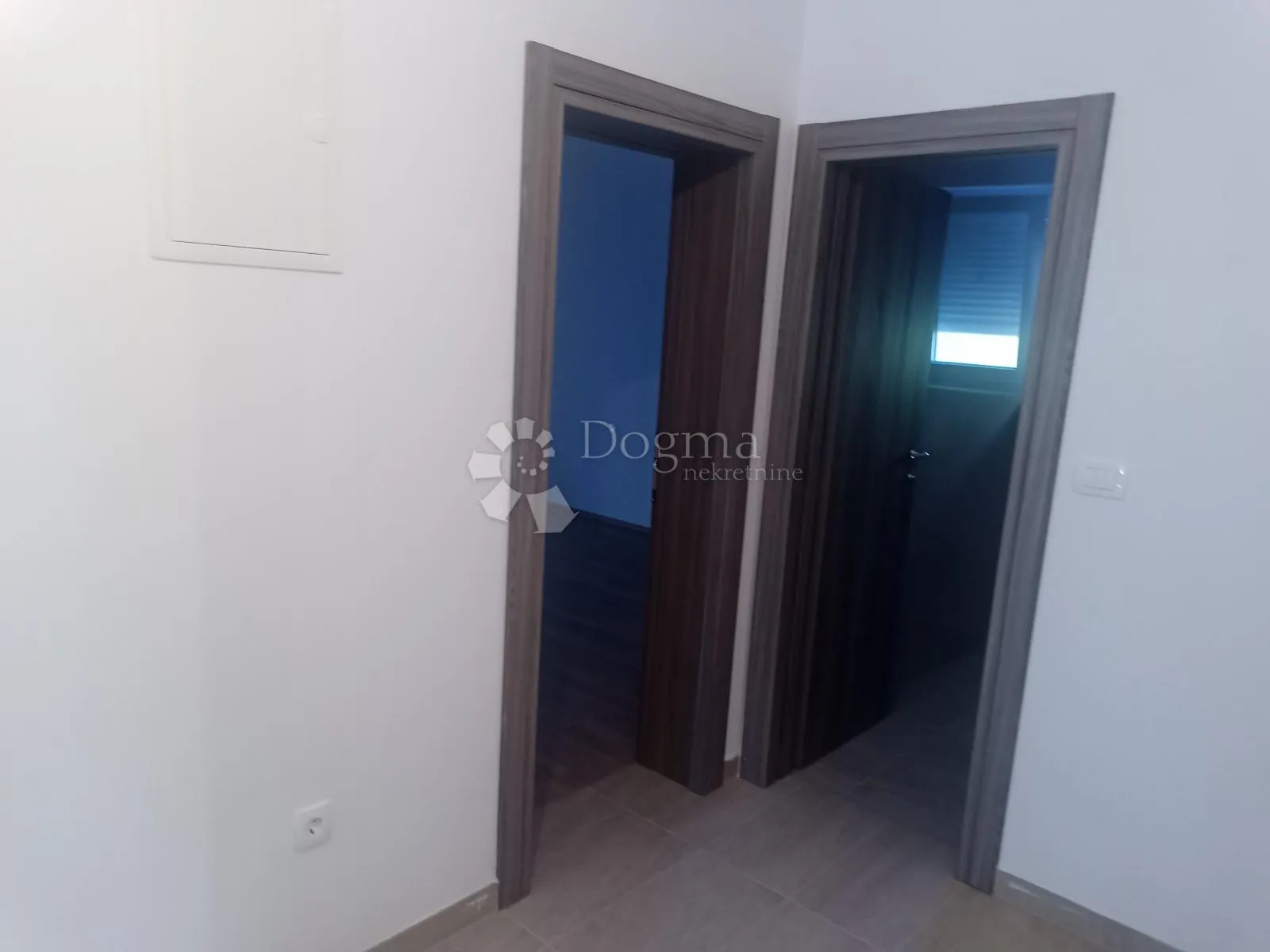 vodice - stan u prizemlju 126 m2 - slika 8