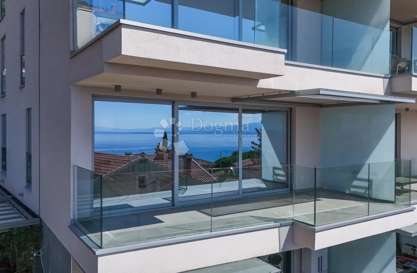 prodaja luksuznog stana u centru opatije, balkon, pogled - slika 19