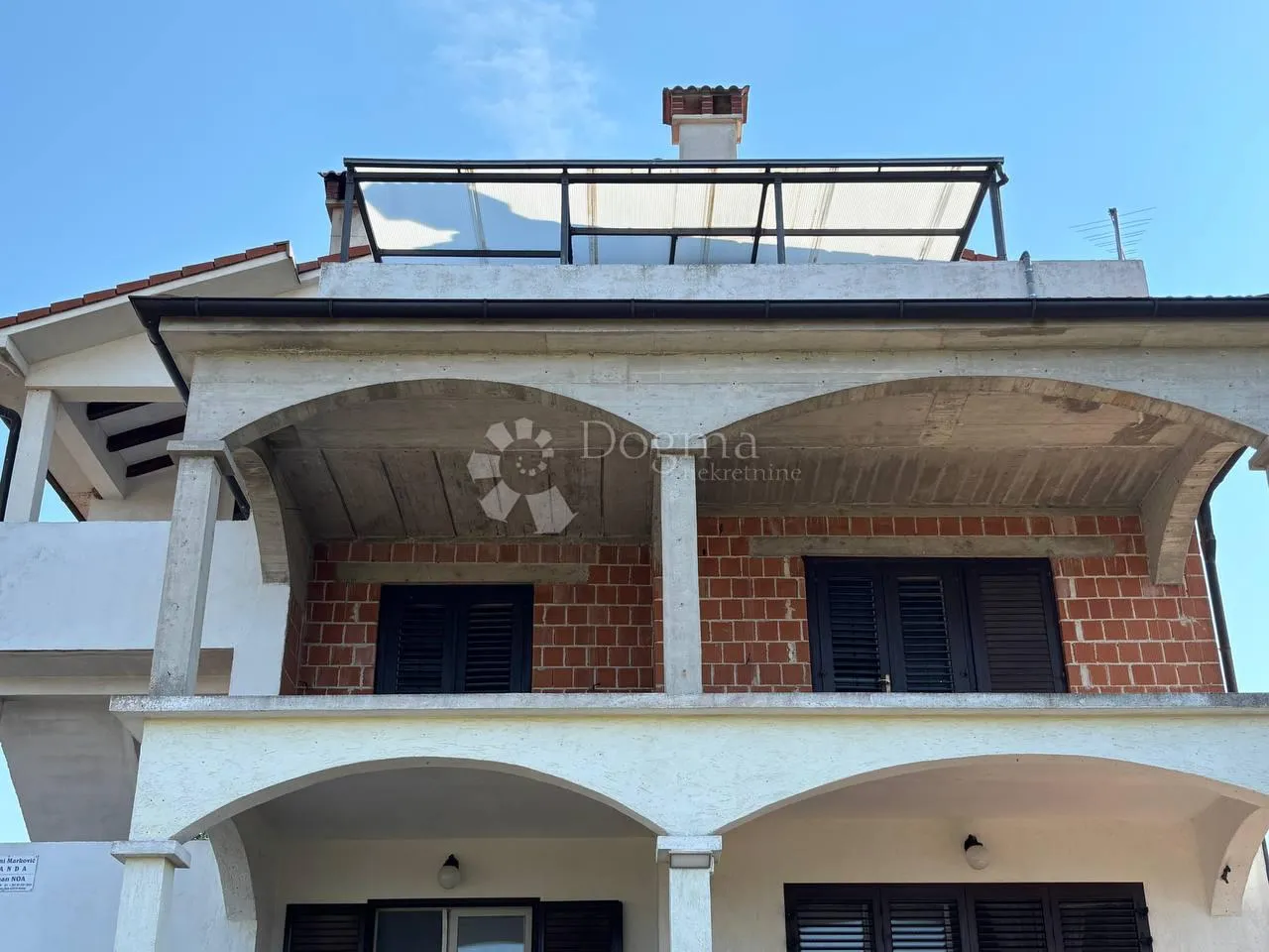 Dvije stambene jedinice u roh-bau fazi + 591 m² okućnice – Rovinjsko Selo - Rovinjsko Selo, Rovinj