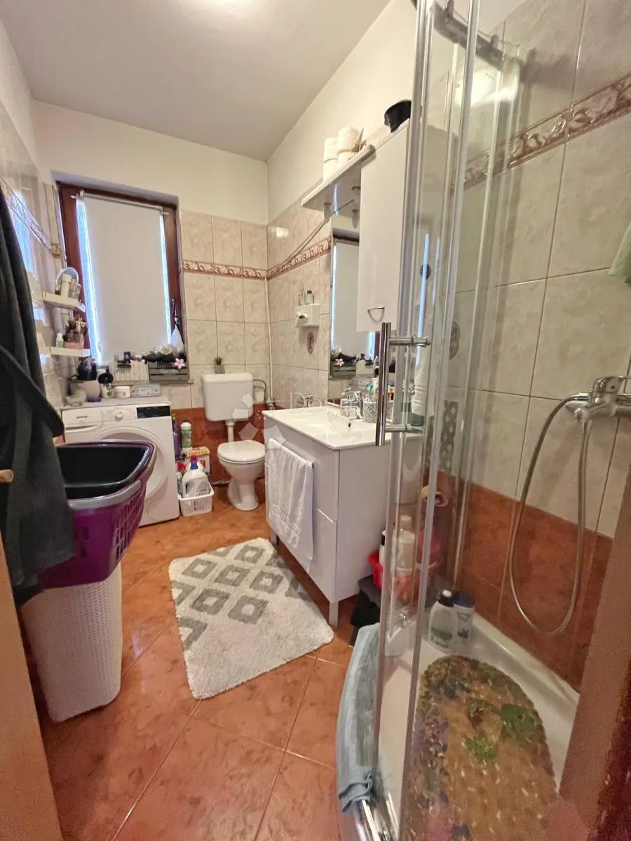 2 stana na odličnoj lokaciji u rovinju - slika 10