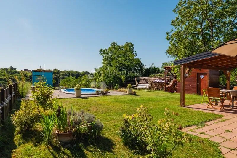 izvrsna investicijska prilika – resort s tri kuće i bazenima - slika 8