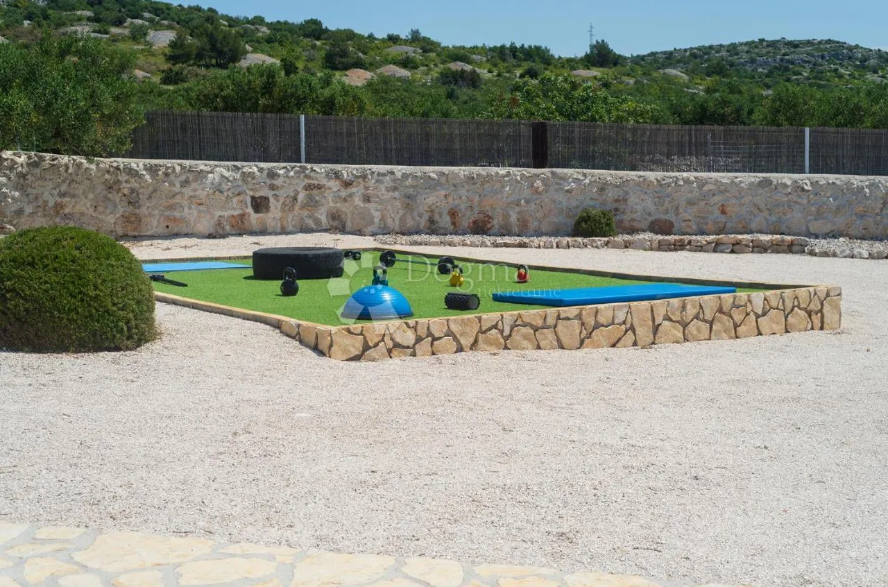 hacienda na braču 10000m2 okućnice - slika 28
