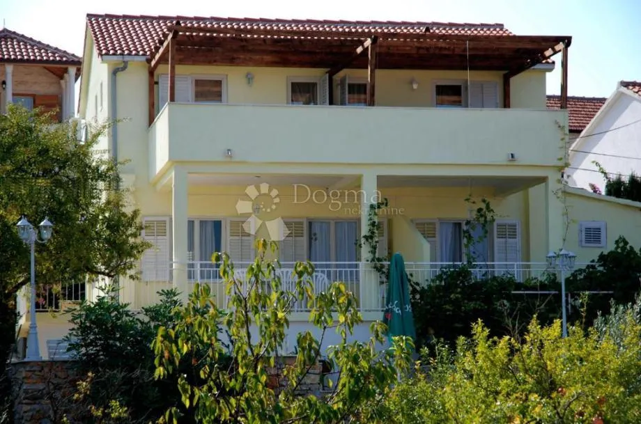 kuća sa bazenom - slika 21