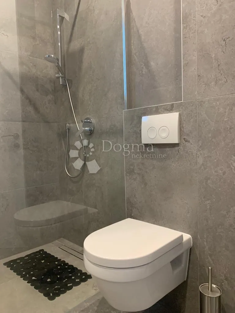 vodice-novogradnja sa garažom, 143m2 - slika 33