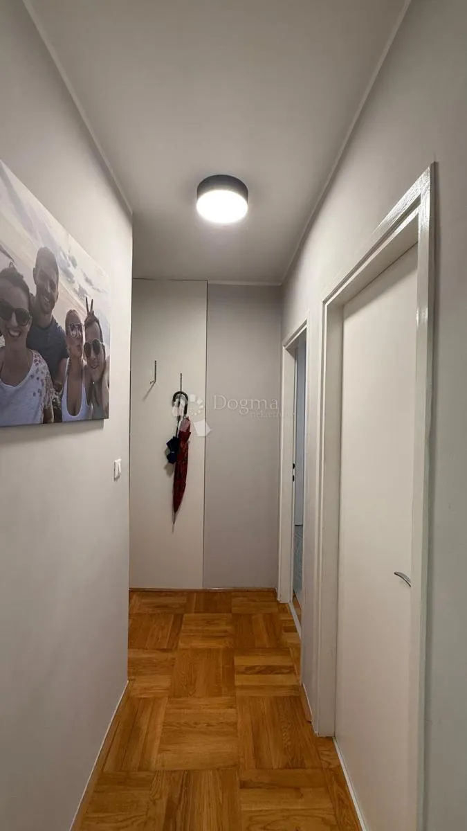 moderan renoviran stan - 5 minuta do mora! - slika 14