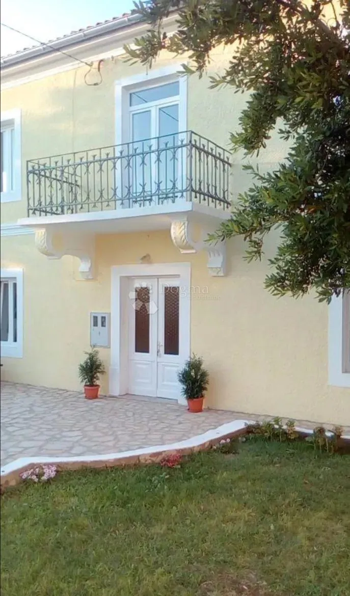 primorska kuća sa bazenom blizu mora - slika 2