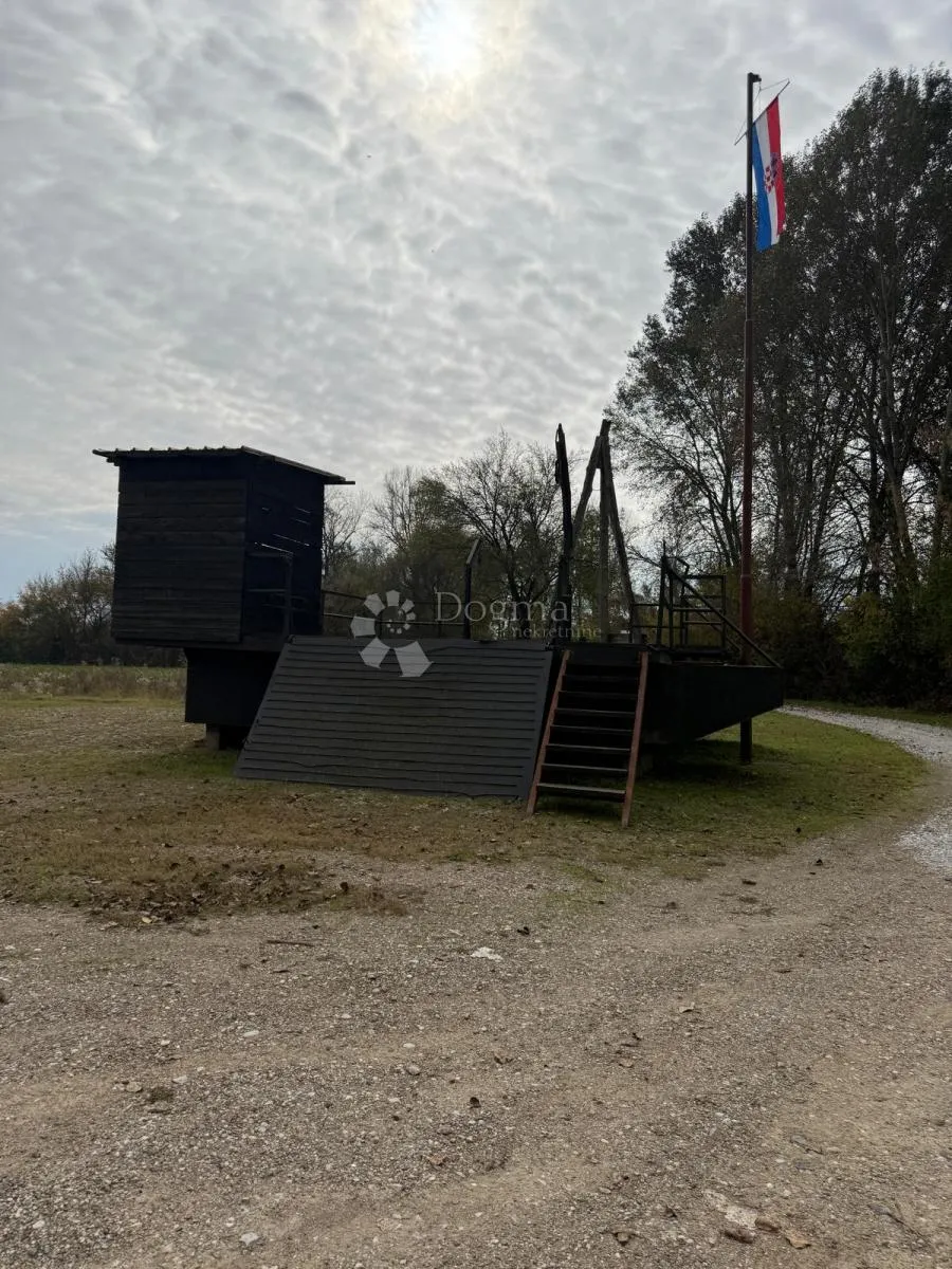 građevinsko zemljište uz rijeku kupu s idejnim projektom - slika 16