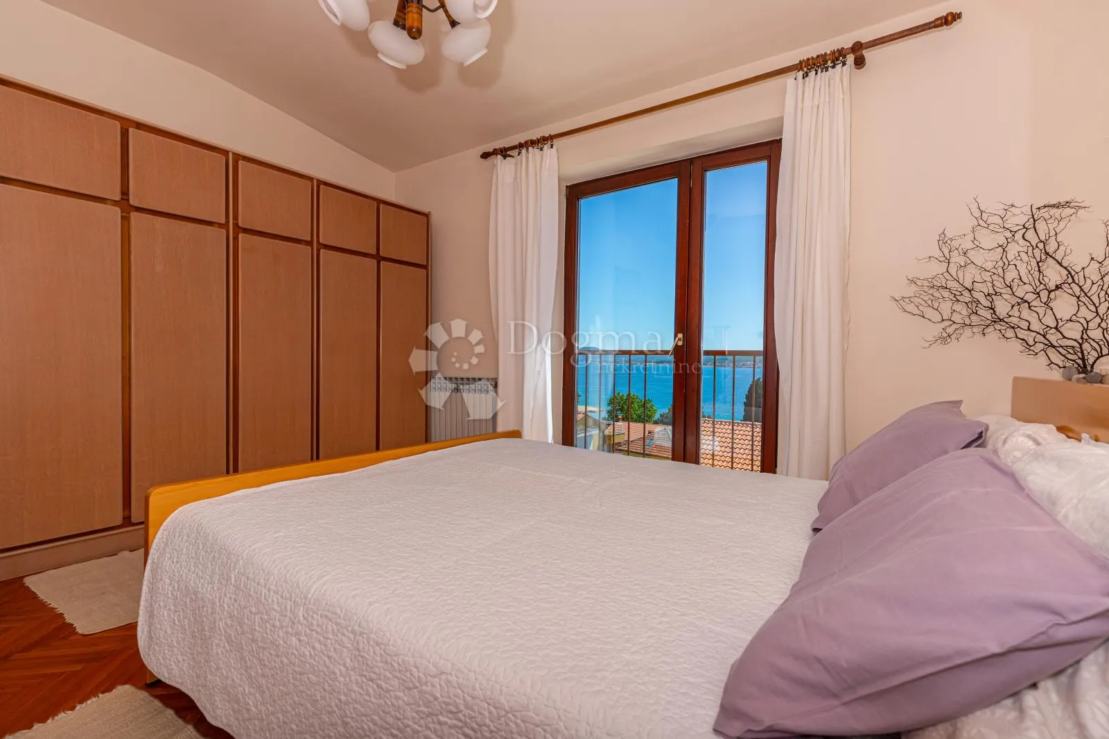 apartman sa galerijom i prekrasnim pogledom na more - slika 51