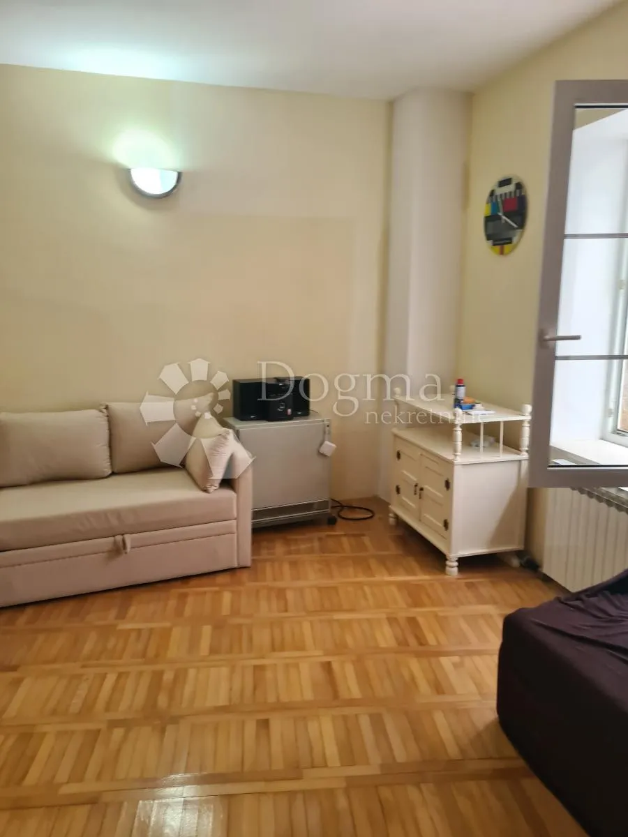 šibenik centar - kamena kuća blizu rive - slika 37