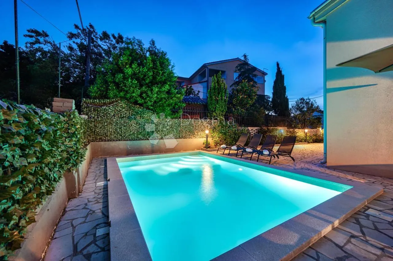 villa s bazenom - 900 m od plaže - slika 34