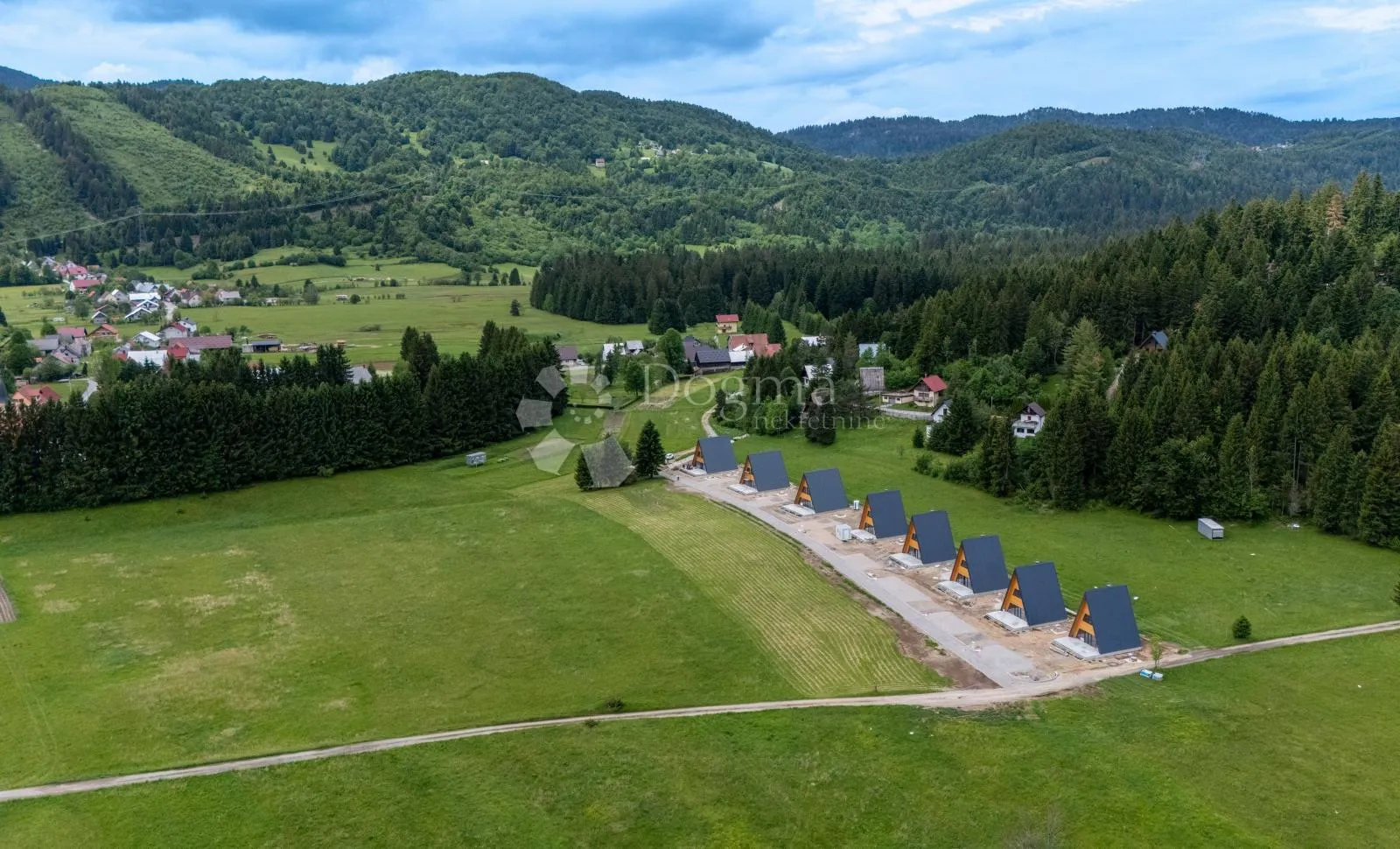 novosagrađena a frame kuća - slika 40