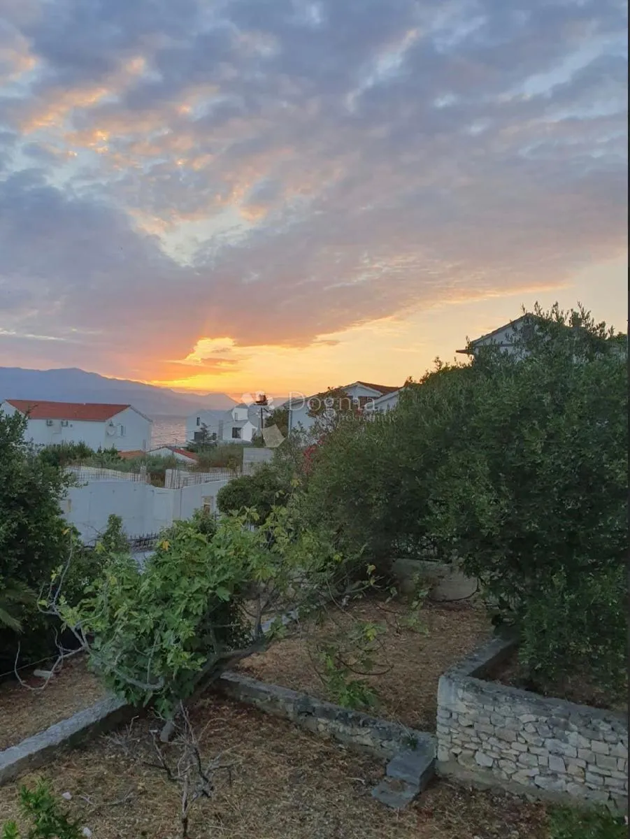 kuća 80m od mora, sutivan, brač - slika 8
