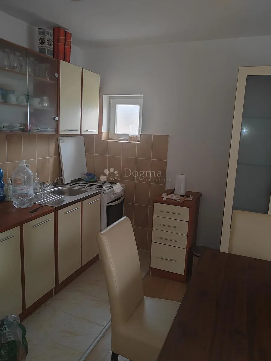 gračac kuća za odmor ili dom sređena s velikom okučnicom - slika 8