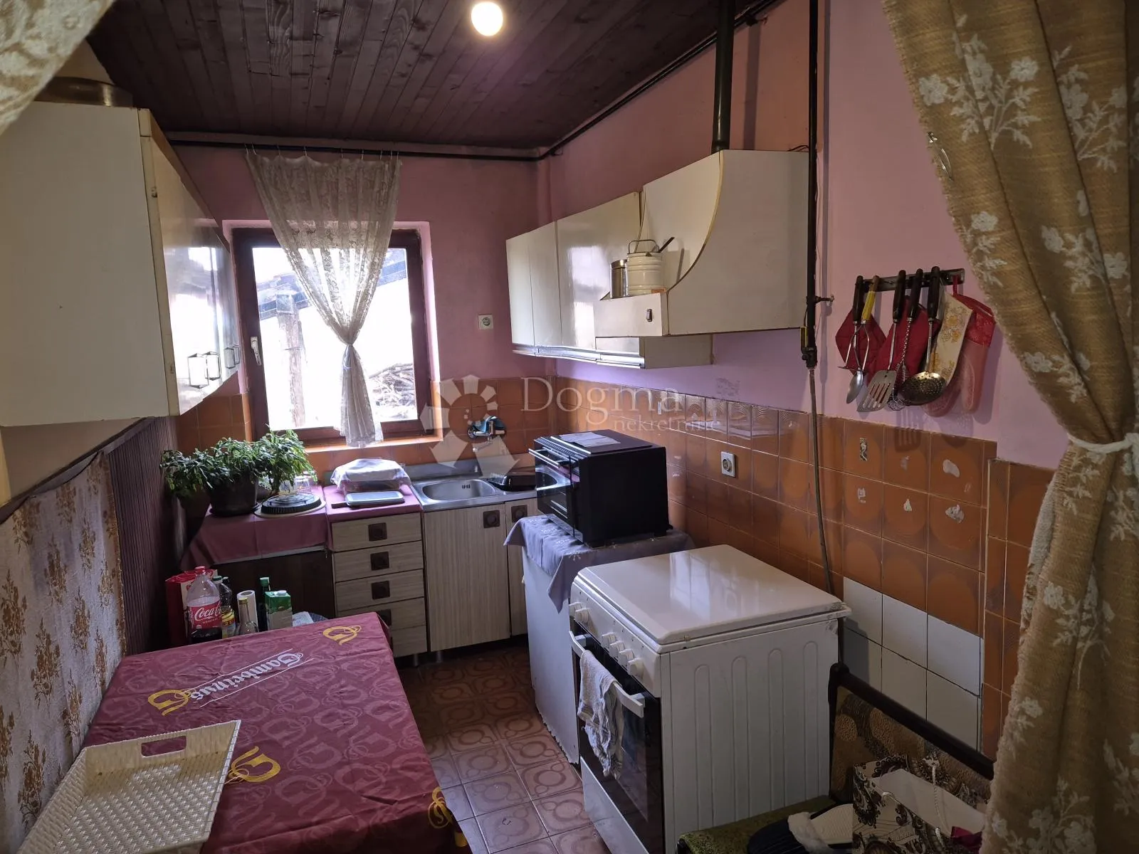 kuća sa ogromnim potencijalom svega 600m od strogog centra zaboka! - slika 9
