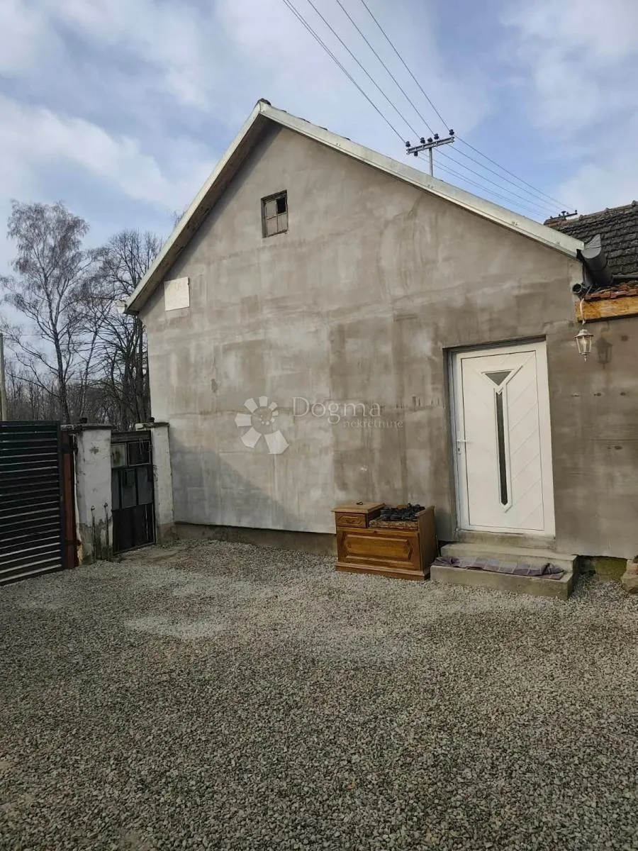 kuća s okućnicom i velikim zemljištem u koški - slika 3