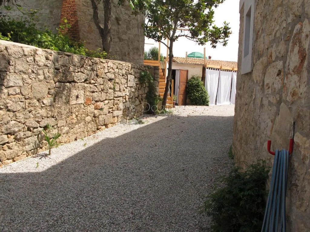 funtana!prilika!uhodana apartmanska kuća na parceli sa velikim potencijalom! - slika 6