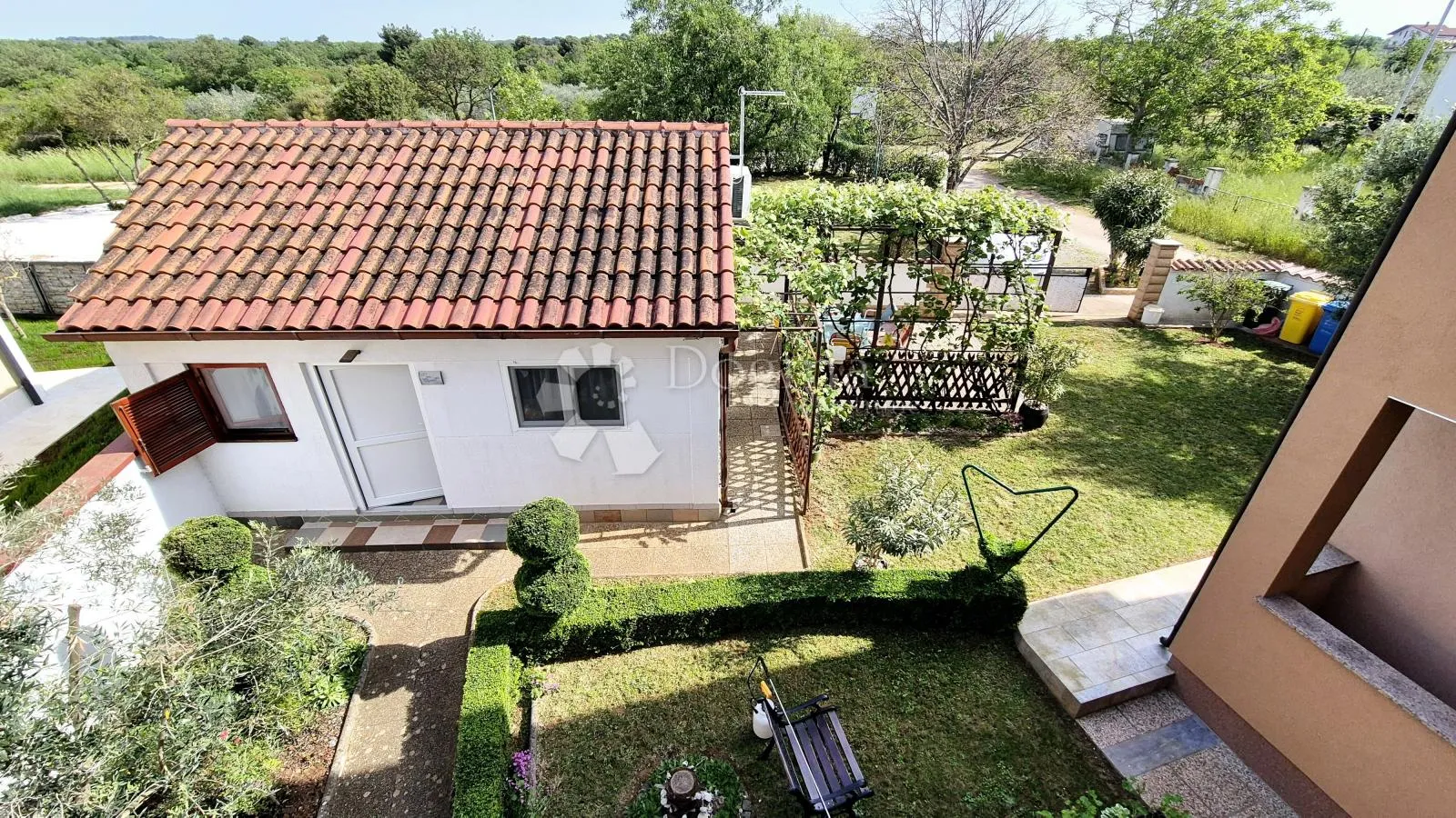 kuća s 4 apartmana + garaža ! blizina fažane ! - slika 28