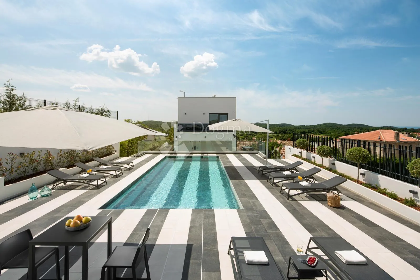 elegant modern villa with a luxurious estate and pool in istria - slika 19