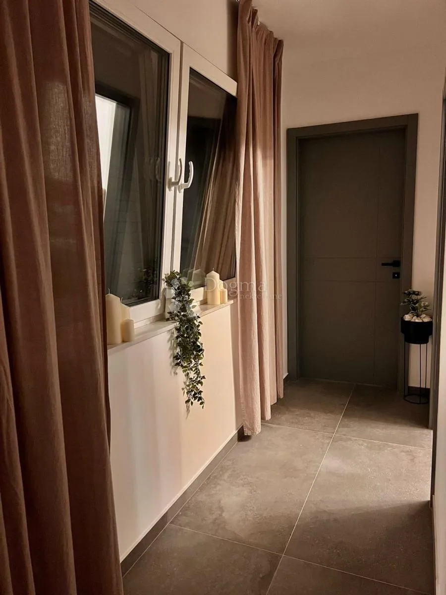 zadar zaton - moderna vila s grijanim bazenom u novogradnji! - slika 24