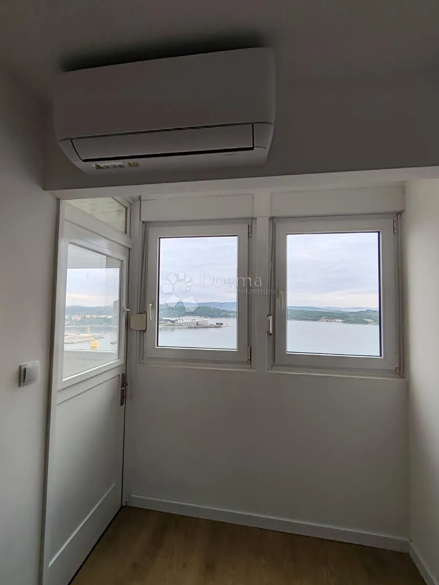 potpuno renoviran stan 62 m2 u šibeniku - baldekin - slika 2